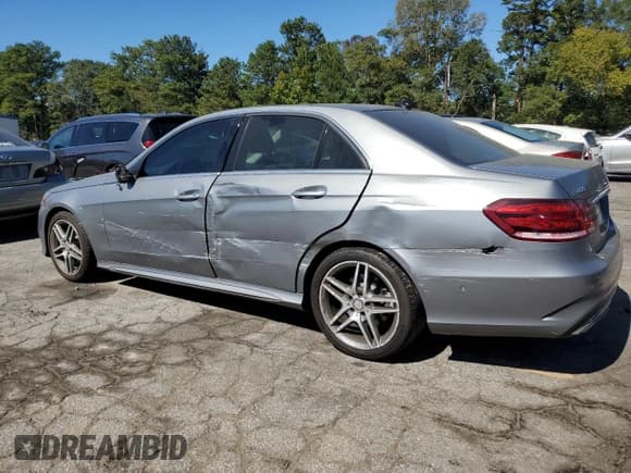 ✅ 2015 Mercedes-Benz E 400 • VIN: WDDHF6FBXFB159821 • Лот: 74948354. Опубликован ранее на Copart с пробегом 33 311 миль. Бесплатный доступ к архиву аукционных продаж из США и подробный отчёт об истории автомобиля на DreamBid. Изображение 2.