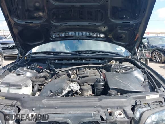 2004 BMW 3 Series 325i with VIN WBAEV33434KR27072, listed as a IAAI auction lot 43345034 with 150,731 mi miles and . Bid and sale history available at DreamBid. Image 10.