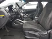 ✅ 2016 Hyundai Veloster • VIN: KMHTC6AD8GU260296 • Lot: 45921955. Wystawiony na Copart z przebiegiem 300 167 mil. Bezpłatny archiwum sprzedaży aukcyjnych z USA i szczegółowy raport historii pojazdu na DreamBid. Zdjęcie 7.