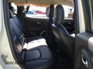 ✅ 2017 Jeep Renegade Limited • VIN: ZACCJADB8HPE98918 • Lot: 42242652. Wystawiony na IAAI z przebiegiem 138 389 mil. Bezpłatny archiwum sprzedaży aukcyjnych z USA i szczegółowy raport historii pojazdu na DreamBid. Zdjęcie 8.