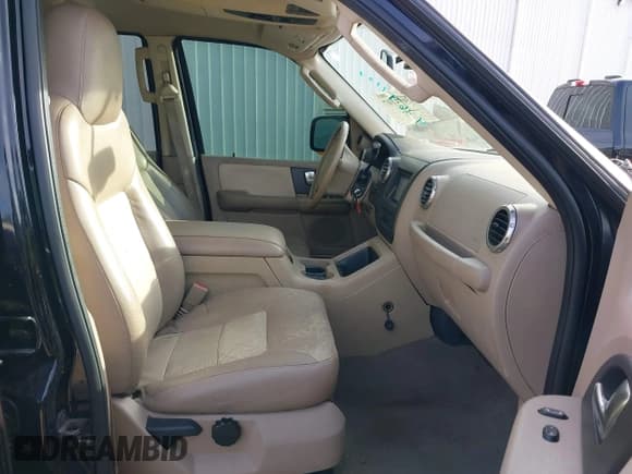 ✅ 2004 Ford Expedition Eddie Bauer • VIN: 1FMPU17LX4LA22578 • Lot: 43694107. Wystawiony na IAAI z przebiegiem 263 585 mil. Bezpłatny archiwum sprzedaży aukcyjnych z USA i szczegółowy raport historii pojazdu na DreamBid. Zdjęcie 5.