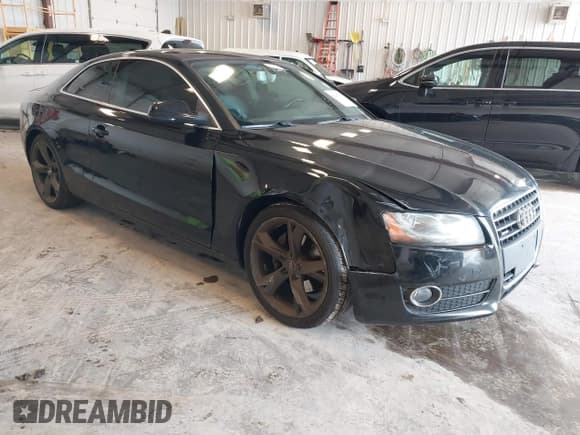 ✅ 2011 Audi A5 Premium Plus • VIN: WAULFAFR1BA006598 • Лот: 42437671. Опубликован ранее на IAAI с пробегом 185 093 миль. Бесплатный доступ к архиву аукционных продаж из США и подробный отчёт об истории автомобиля на DreamBid. Изображение 1.