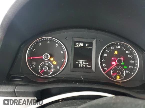 ✅ 2010 Volkswagen Jetta • VIN: 3VWJX8AJ1AM044039 • Lot: 68594655. Listed on Copart with 237,411 mi. Free auction sales archive from the USA and detailed vehicle history report at DreamBid. Image 9.