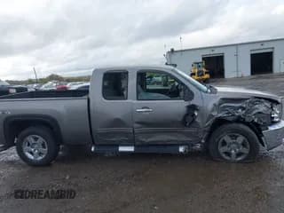 ✅ 2012 Chevrolet Silverado 1500 LT • VIN: 1GCRKSE76CZ254590 • Lot: 43563392. Wystawiony na IAAI z przebiegiem 98 703 mil. Bezpłatny archiwum sprzedaży aukcyjnych z USA i szczegółowy raport historii pojazdu na DreamBid. Zdjęcie 6.