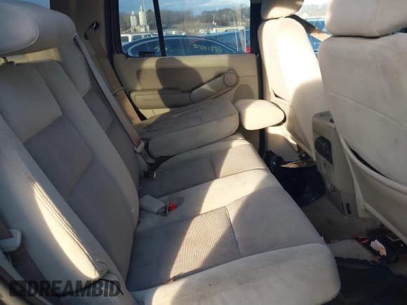 ✅ 2007 Ford Explorer XLT • VIN: 1FMEU73E47UB36138 • Lot: 41531283. Listed on IAAI with Not provided. Free auction sales archive from the USA and detailed vehicle history report at DreamBid. Image 8.