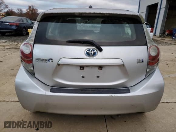 ✅ 2014 Toyota Prius One • VIN: JTDKDTB34E1566511 • Lot: 92073965. Wystawiony na Copart z przebiegiem 112 757 mil. Bezpłatny archiwum sprzedaży aukcyjnych z USA i szczegółowy raport historii pojazdu na DreamBid. Zdjęcie 6.