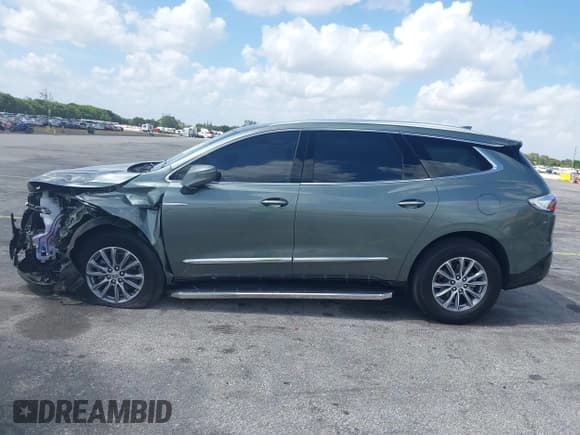 ✅ 2024 Buick Enclave Essence • VIN: 5GAERBKW7RJ102915 • Lot: 42178955. Wystawiony na IAAI z przebiegiem 21 116 mil. Bezpłatny archiwum sprzedaży aukcyjnych z USA i szczegółowy raport historii pojazdu na DreamBid. Zdjęcie 14.