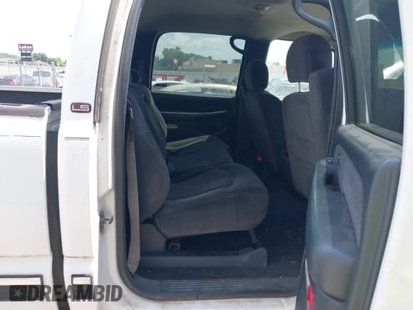 ✅ 2001 Chevrolet Silverado 2500HD LT3 • VIN: 1GCHK23G11F201003 • Лот: 42704499. Опубликован ранее на IAAI с пробегом 171 302 миль. Бесплатный доступ к архиву аукционных продаж из США и подробный отчёт об истории автомобиля на DreamBid. Изображение 8.