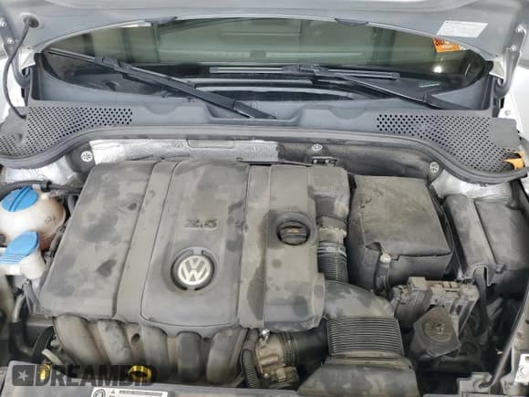 ✅ 2014 Volkswagen Beetle 2.5L • VIN: 3VWJX7ATXEM614430 • Lot: 92179165. Wystawiony na Copart z przebiegiem 169 965 mil. Bezpłatny archiwum sprzedaży aukcyjnych z USA i szczegółowy raport historii pojazdu na DreamBid. Zdjęcie 11.