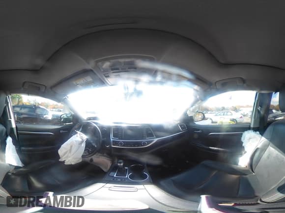 ✅ 2015 Toyota Highlander Limited • VIN: 5TDDKRFH0FS114972 • Lot: 43474482. Listed on IAAI with 135,615 mi. Free auction sales archive from the USA and detailed vehicle history report at DreamBid. Image 18.