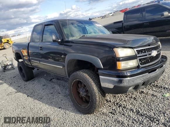✅ 2006 Chevrolet Silverado 1500 LT2 • VIN: 1GCEK19B06Z202125 • Лот: 50060875. Опубликован ранее на Copart с пробегом Не указан. Бесплатный доступ к архиву аукционных продаж из США и подробный отчёт об истории автомобиля на DreamBid. Изображение 4.