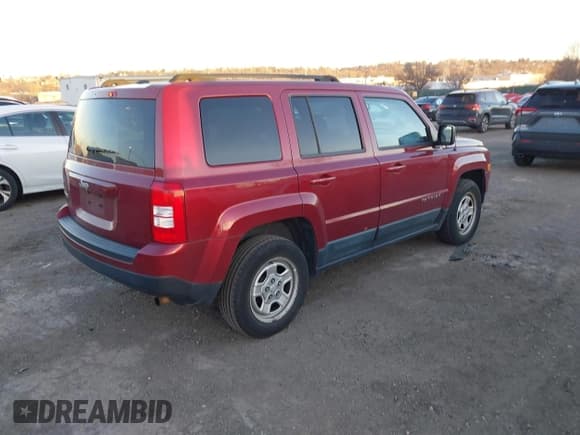✅ 2016 Jeep Patriot Sport • VIN: 1C4NJRBB6GD631988 • Lot: 43912691. Wystawiony na IAAI z przebiegiem 96 383 mil. Bezpłatny archiwum sprzedaży aukcyjnych z USA i szczegółowy raport historii pojazdu na DreamBid. Zdjęcie 4.
