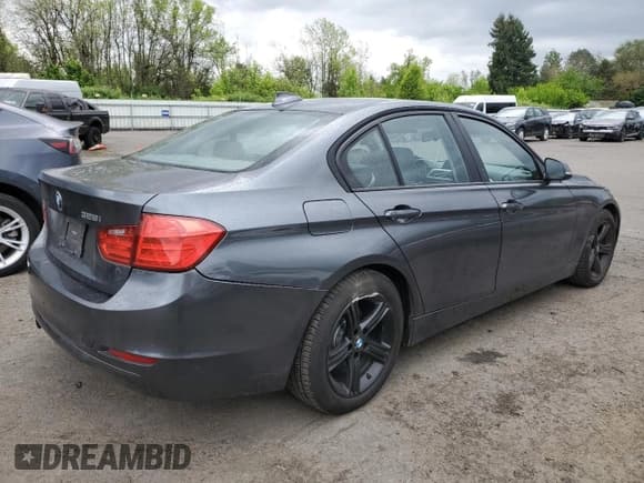 ✅ 2012 BMW 3 Series 328i • VIN: WBA3C1C59CF433154 • Lot: 57061615. Listed on Copart with 87,808 mi. Free auction sales archive from the USA and detailed vehicle history report at DreamBid. Image 3.