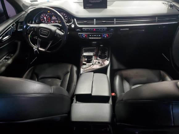 ✅ 2017 Audi Q7 Premium Plus • VIN: WA1LAAF77HD008115 • Lot: 82574765. Listed on Copart with 94,540 mi. Free auction sales archive from the USA and detailed vehicle history report at DreamBid. Image 8.