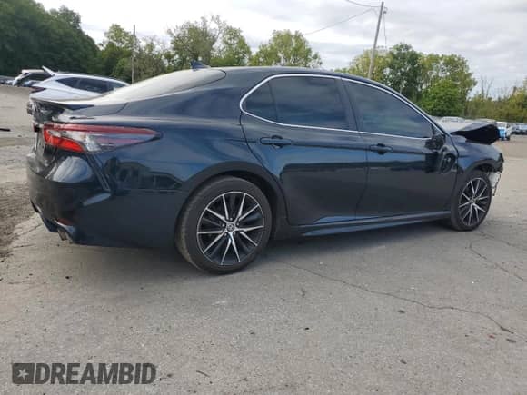 2021 Toyota Camry SE with VIN 4T1G11BKXMU020170, listed as a Copart auction lot 80323645 with 156,906 mi miles and Salvage title. Bid and sale history available at DreamBid. Image 3.