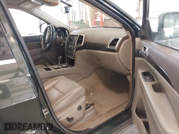 ✅ 2011 Jeep Grand Cherokee Laredo • VIN: 1J4RS4GG1BC535149 • Lot: 39822942. Listed on IAAI with 176,781 mi. Free auction sales archive from the USA and detailed vehicle history report at DreamBid. Image 5.