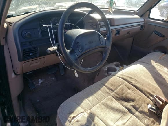 ✅ 1992 Ford F-150 • VIN: 1FTEF14N0NNA70012 • Lot: 88668695. Wystawiony na Copart z przebiegiem 141 069 mil. Bezpłatny archiwum sprzedaży aukcyjnych z USA i szczegółowy raport historii pojazdu na DreamBid. Zdjęcie 8.