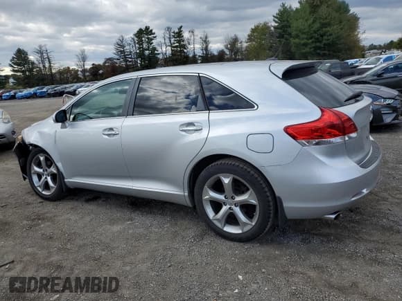 ✅ 2011 Toyota Venza • VIN: 4T3ZK3BB1BU042547 • Lot: 82682595. Listed on Copart with 204,585 mi. Free auction sales archive from the USA and detailed vehicle history report at DreamBid. Image 2.