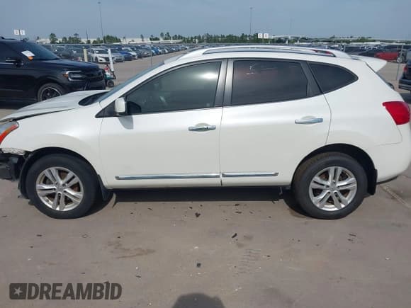 ✅ 2013 Nissan Rogue SV • VIN: JN8AS5MT7DW543143 • Lot: 42246109. Wystawiony na IAAI z przebiegiem 53 726 mil. Bezpłatny archiwum sprzedaży aukcyjnych z USA i szczegółowy raport historii pojazdu na DreamBid. Zdjęcie 15.