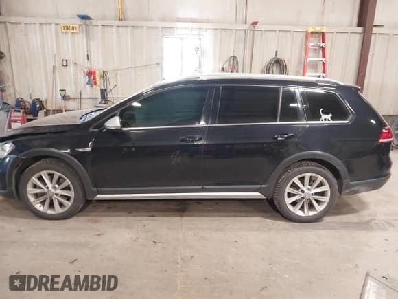 ✅ 2019 Volkswagen Golf S • VIN: 3VWH17AU1KM522501 • Lot: 43425023. Wystawiony na IAAI z przebiegiem 132 656 mil. Bezpłatny archiwum sprzedaży aukcyjnych z USA i szczegółowy raport historii pojazdu na DreamBid. Zdjęcie 14.