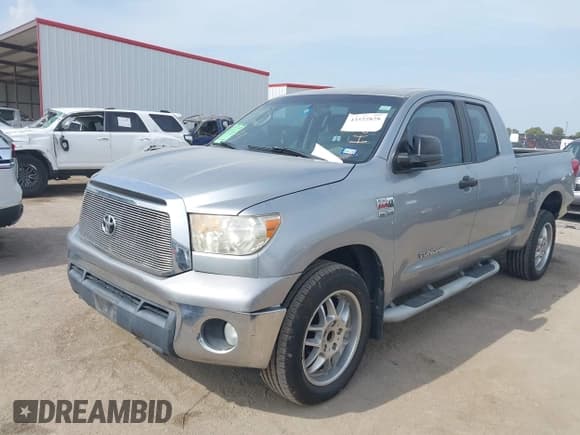✅ 2011 Toyota Tundra • VIN: 5TFRY5F17BX105271 • Лот: 43522828. Опубликован ранее на IAAI с пробегом 132 052 миль. Бесплатный доступ к архиву аукционных продаж из США и подробный отчёт об истории автомобиля на DreamBid. Изображение 2.