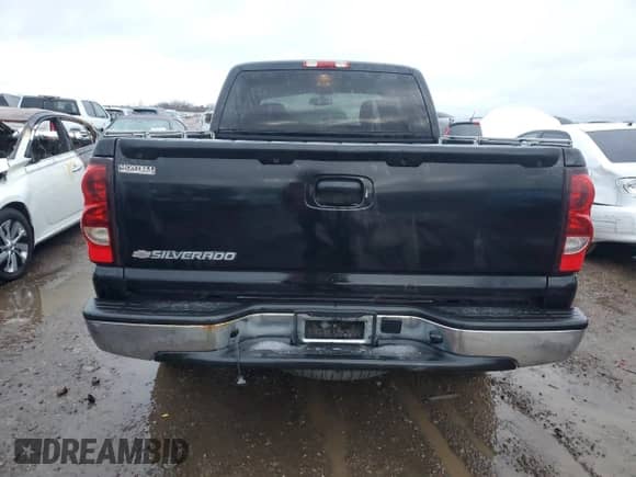 2006 Chevrolet Silverado 1500 LS z VIN 1GCEK19V76Z205081, wystawiony jako Copart lot #81746094 z przebiegiem 112 969 mil mil oraz Czysty tytuł • Clean title. Historia ofert i sprzedaży dostępna na DreamBid. Obrazek 6.