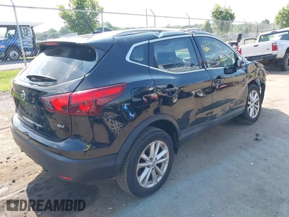 ✅ 2018 Nissan Rogue S • VIN: JN1BJ1CP7JW500582 • Lot: 42494097. Wystawiony na IAAI z przebiegiem 118 389 mil. Bezpłatny archiwum sprzedaży aukcyjnych z USA i szczegółowy raport historii pojazdu na DreamBid. Zdjęcie 4.
