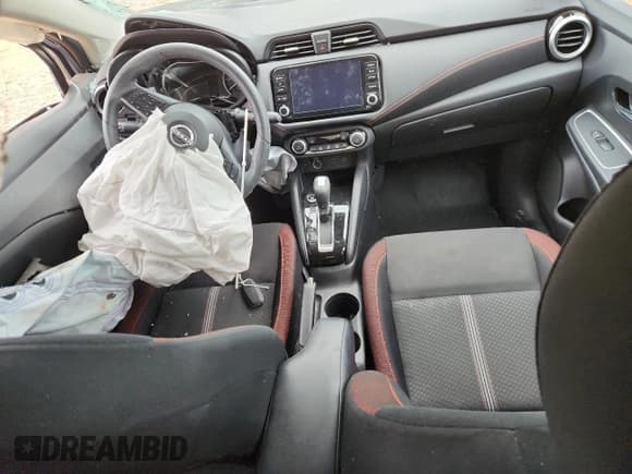 ✅ 2024 Nissan Versa SR • VIN: 3N1CN8FV3RL838431 • Лот: 84286095. Опубликован ранее на Copart с пробегом Не указан. Бесплатный доступ к архиву аукционных продаж из США и подробный отчёт об истории автомобиля на DreamBid. Изображение 8.