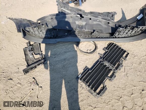 ✅ 2020 Chevrolet Tahoe LT • VIN: 1GNSCBKC1LR307557 • Лот: 70678955. Опубликован ранее на Copart с пробегом 106 437 миль. Бесплатный доступ к архиву аукционных продаж из США и подробный отчёт об истории автомобиля на DreamBid. Изображение 13.