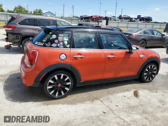 ✅ 2019 MINI Hardtop 4 Door Cooper S • VIN: WMWXU3C50K2H89284 • Lot: 70158995. Wystawiony na Copart z przebiegiem 121 833 mil. Bezpłatny archiwum sprzedaży aukcyjnych z USA i szczegółowy raport historii pojazdu na DreamBid. Zdjęcie 3.