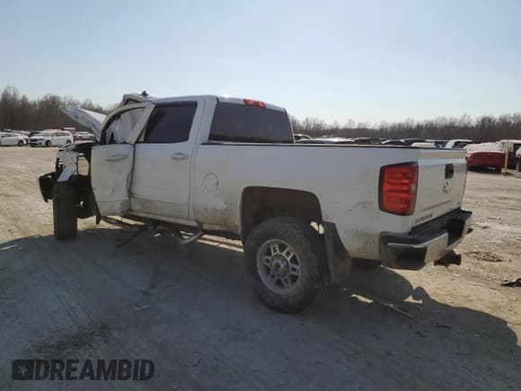 ✅ 2016 Chevrolet Silverado 2500HD LT • VIN: 1GC1KVEG4GF185887 • Lot: 48914145. Wystawiony na Copart z przebiegiem 107 945 mil. Bezpłatny archiwum sprzedaży aukcyjnych z USA i szczegółowy raport historii pojazdu na DreamBid. Zdjęcie 2.