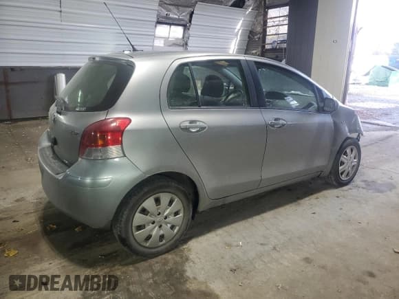 ✅ 2010 Toyota Yaris • VIN: JTDKT4K35A5320935 • Лот: 93550135. Опубликован ранее на Copart с пробегом 153 904 миль. Бесплатный доступ к архиву аукционных продаж из США и подробный отчёт об истории автомобиля на DreamBid. Изображение 3.