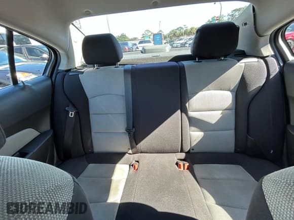 ✅ 2015 Chevrolet Cruze LS • VIN: 1G1PA5SGXF7128533 • Лот: 92741975. Опубликован ранее на Copart с пробегом 68 024 миль. Бесплатный доступ к архиву аукционных продаж из США и подробный отчёт об истории автомобиля на DreamBid. Изображение 15.