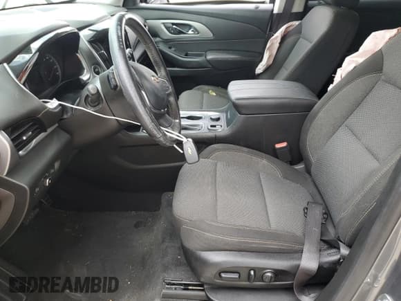 ✅ 2019 Chevrolet Traverse LT Cloth • VIN: 1GNERGKW3KJ307799 • Lot: 61985824. Wystawiony na Copart z przebiegiem 142 882 mil. Bezpłatny archiwum sprzedaży aukcyjnych z USA i szczegółowy raport historii pojazdu na DreamBid. Zdjęcie 7.