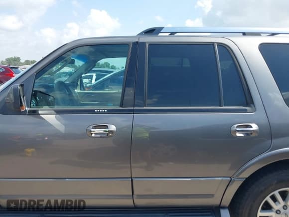 ✅ 2013 Ford Expedition Limited • VIN: 1FMJU1K51DEF27492 • Lot: 42434018. Listed on IAAI with 193,724 mi. Free auction sales archive from the USA and detailed vehicle history report at DreamBid. Image 14.