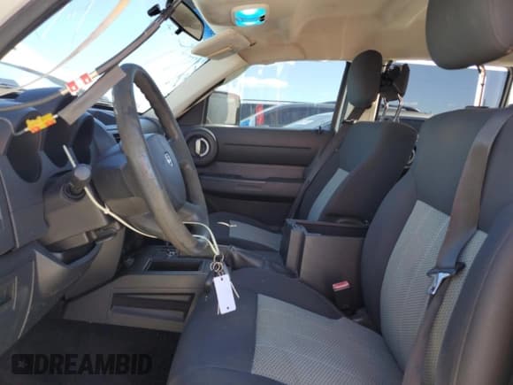 ✅ 2010 Dodge Nitro SE • VIN: 1D4PT2GK7AW112398 • Lot: 91642865. Wystawiony na Copart z przebiegiem 126 917 mil. Bezpłatny archiwum sprzedaży aukcyjnych z USA i szczegółowy raport historii pojazdu na DreamBid. Zdjęcie 7.