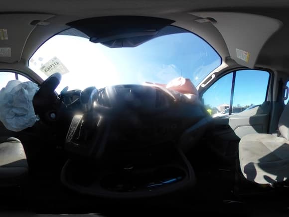 ✅ 2016 Ford Transit Cargo • VIN: 1FTYR1ZM0GKB36034 • Lot: 43156828. Wystawiony na IAAI z przebiegiem 216 086 mil. Bezpłatny archiwum sprzedaży aukcyjnych z USA i szczegółowy raport historii pojazdu na DreamBid. Zdjęcie 18.