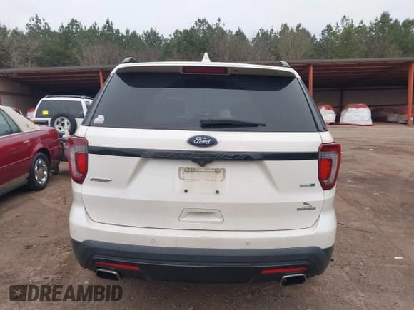 ✅ 2017 Ford Explorer • VIN: 1FM5K8GP4HGD95328 • Lot: 41386297. Wystawiony na IAAI z przebiegiem 163 282 mil. Bezpłatny archiwum sprzedaży aukcyjnych z USA i szczegółowy raport historii pojazdu na DreamBid. Zdjęcie 16.