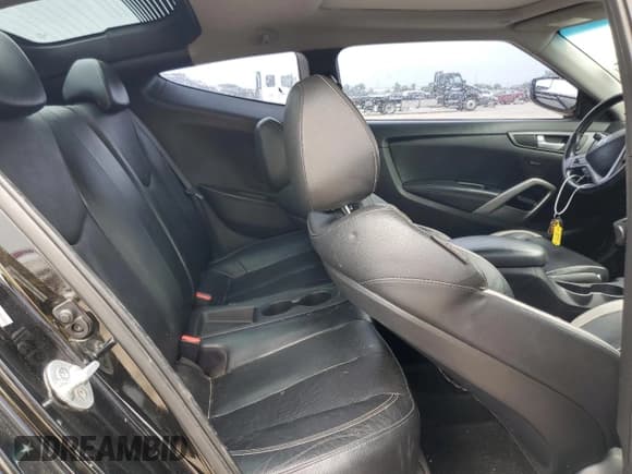 ✅ 2014 Hyundai Veloster Turbo • VIN: KMHTC6AE6EU208168 • Lot: 55840295. Wystawiony na Copart z przebiegiem 135 089 mil. Bezpłatny archiwum sprzedaży aukcyjnych z USA i szczegółowy raport historii pojazdu na DreamBid. Zdjęcie 11.