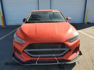 2019 Hyundai Veloster Turbo with VIN KMHTH6AB2KU015941, listed as a Copart auction lot 90487525 with 104,000 mi miles and Clean title. Bid and sale history available at DreamBid. Image 5.