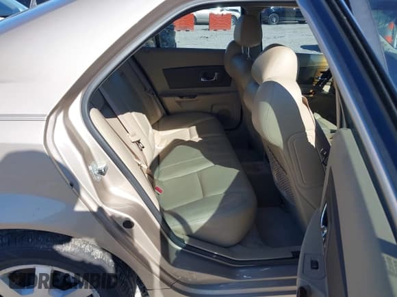 ✅ 2006 Cadillac CTS • VIN: 1G6DM57T760191110 • Lot: 43679762. Wystawiony na IAAI z przebiegiem 114 368 mil. Bezpłatny archiwum sprzedaży aukcyjnych z USA i szczegółowy raport historii pojazdu na DreamBid. Zdjęcie 8.