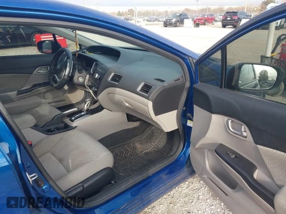 ✅ 2015 Honda Civic LX • VIN: 19XFB2F5XFE073203 • Лот: 43727341. Опубликован ранее на IAAI с пробегом 103 053 миль. Бесплатный доступ к архиву аукционных продаж из США и подробный отчёт об истории автомобиля на DreamBid. Изображение 5.