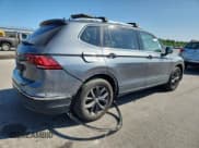 ✅ 2023 Volkswagen Tiguan SE • VIN: 3VVMB7AX4PM106427 • Lot: 68890655. Wystawiony na Copart z przebiegiem 19 111 mil. Bezpłatny archiwum sprzedaży aukcyjnych z USA i szczegółowy raport historii pojazdu na DreamBid. Zdjęcie 3.