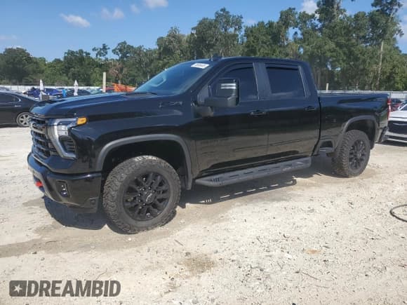 ✅ 2025 Chevrolet Silverado 2500HD LT • VIN: 2GC4KNEY0S1217286 • Лот: 70686445. Опубликован ранее на Copart с пробегом 3 006 миль. Бесплатный доступ к архиву аукционных продаж из США и подробный отчёт об истории автомобиля на DreamBid. Изображение 1.