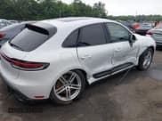 ✅ 2022 Porsche Macan • VIN: WP1AA2A55NLB03491 • Lot: 43008867. Wystawiony na IAAI z przebiegiem 10 134 mil. Bezpłatny archiwum sprzedaży aukcyjnych z USA i szczegółowy raport historii pojazdu na DreamBid. Zdjęcie 4.