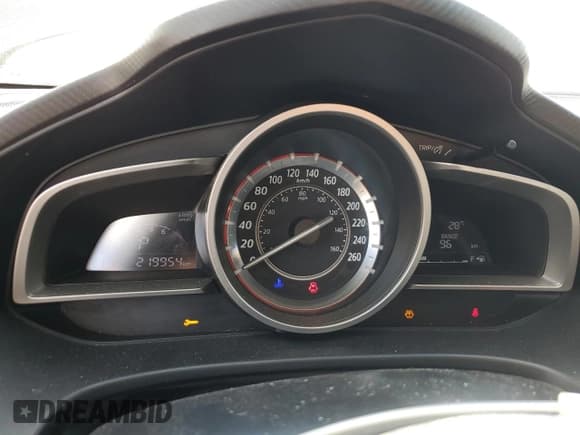 ✅ 2015 Mazda 3 i Touring • VIN: 3MZBM1V71FM129988 • Лот: 70320685. Опубликован ранее на Copart с пробегом 219 954 миль. Бесплатный доступ к архиву аукционных продаж из США и подробный отчёт об истории автомобиля на DreamBid. Изображение 9.