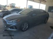 ✅ 2018 Hyundai Sonata SEL • VIN: 5NPE34AF1JH725649 • Лот: 86650285. Опубликован ранее на Copart с пробегом 64 612 миль. Бесплатный доступ к архиву аукционных продаж из США и подробный отчёт об истории автомобиля на DreamBid. Изображение 1.