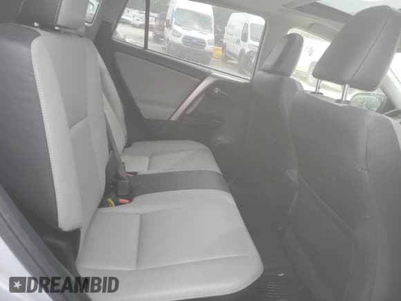 ✅ 2016 Toyota RAV4 Limited • VIN: JTMDJREV0GD045188 • Лот: 71824645. Опубликован ранее на Copart с пробегом 63 933 миль. Бесплатный доступ к архиву аукционных продаж из США и подробный отчёт об истории автомобиля на DreamBid. Изображение 11.