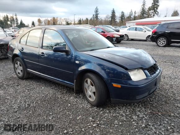 ✅ 2001 Volkswagen Jetta GL • VIN: 3VWRB69M51M098786 • Lot: 43758986. Wystawiony na IAAI z przebiegiem 251 820 mil. Bezpłatny archiwum sprzedaży aukcyjnych z USA i szczegółowy raport historii pojazdu na DreamBid. Zdjęcie 1.