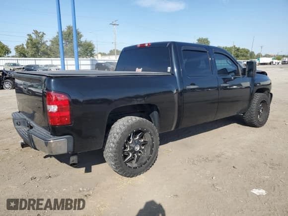 ✅ 2011 Chevrolet Silverado 1500 Xtra Fuel Economy • VIN: 3GCPCSE33BG100001 • Lot: 71956795. Listed on Copart with 182,220 mi. Free auction sales archive from the USA and detailed vehicle history report at DreamBid. Image 3.